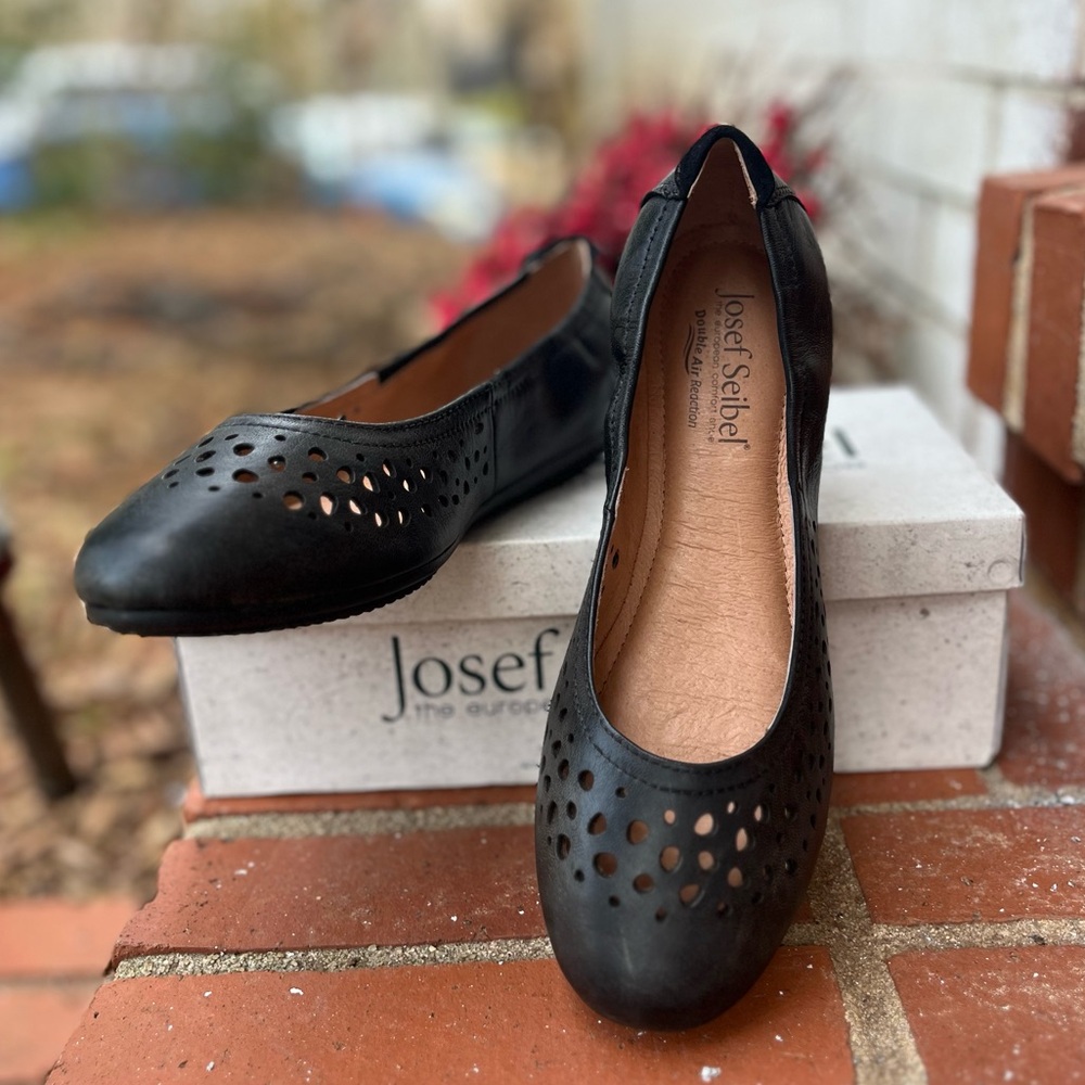 🆕. Josef Seibel Leather. Pippa 29 Black Leather Ballerina Flats Laser Cut EU 37
